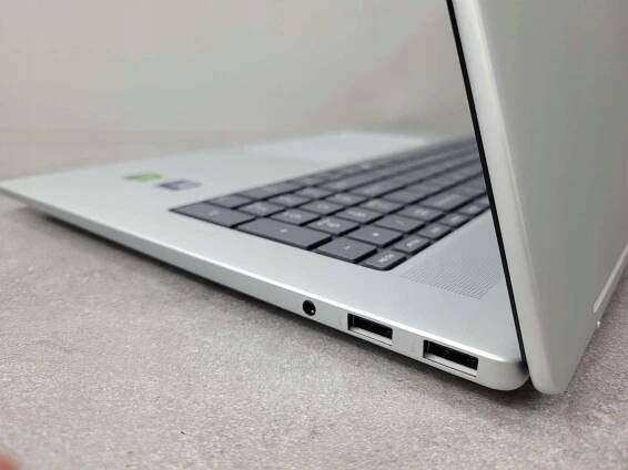 Notebook HP Envy 17 Ultra 7 155U 32GB 1TB SSD FHD Dotyk RTX 3050 Win11 Úhlopříčka displeje 17.3"