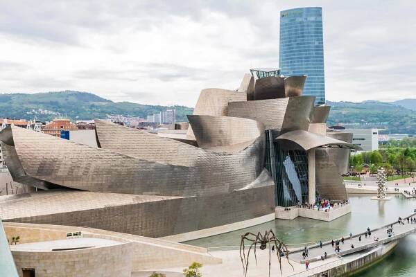 Guggenheim Museum Bilbao received the AIA's 2023 Twenty-five Year Award 2