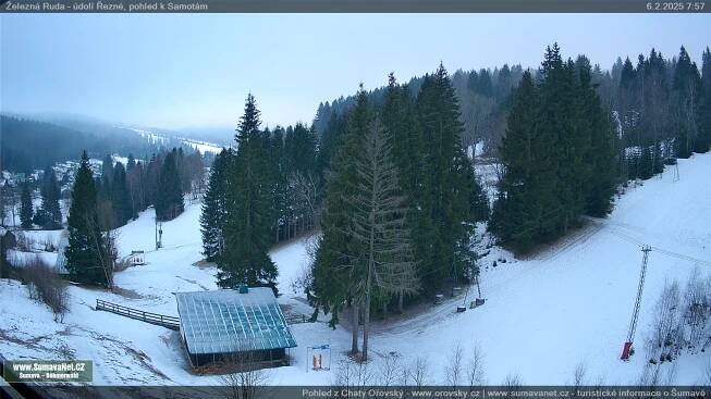 WebCam Archiv: Železná Ruda - údolí Řezné pod sjezdovkami Belveder, pohled k Samotám