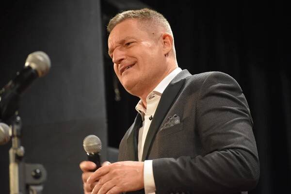 OBRAZEM: Šporcl, Vojtek, Hron a další bavili lidi na Lázeňském plese v Teplicích