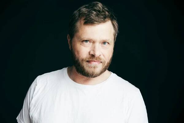 Víkingur Kristjánsson - Móðurskipið