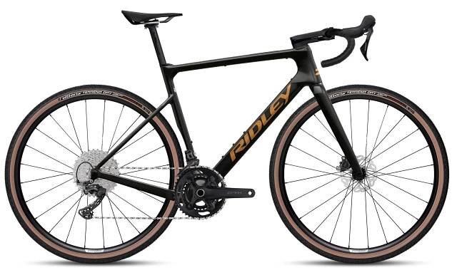 Gravelové kolo RIDLEY ASTR GRX600 Black Metallic/Bronze Gold