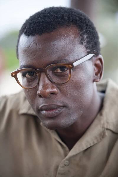 Tony Kgoroge (Walter Sisulu)