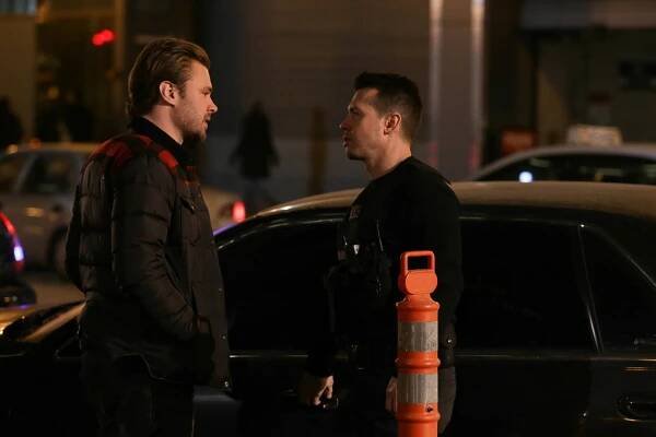 Policie Chicago - 8:30 PM - Z filmu - Patrick John Flueger, Jon Seda