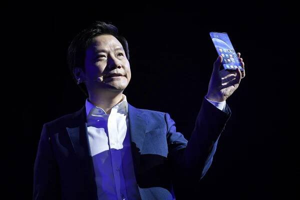 Chinese smartphone manufacturer says it’s pouring 10 billion dollars into a new car unit headed by 51-year-old Xiaomi founder and CEO Lei Jun. (archive photo)