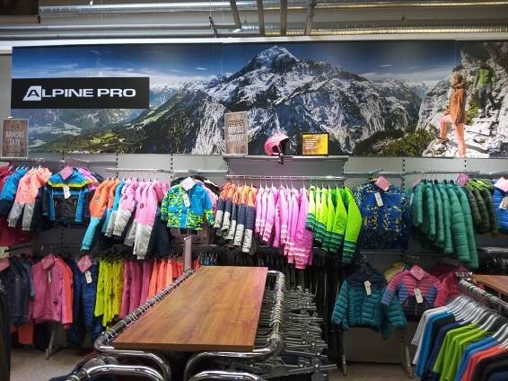 Eshop se značkovou módou a doplňky sportovního a outdoorového charakteru. 