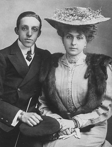 Soubor:King Alfonso XIII and Queen Victoria Eugenie of Spain.jpg