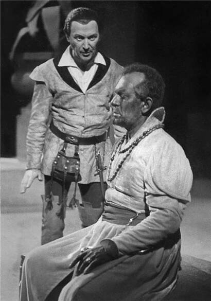 Othello - 18.10.1940, František Kreuzmann st. (Jago), Zdeněk Štěpánek (Othello) Foto: Zdeněk Tmej