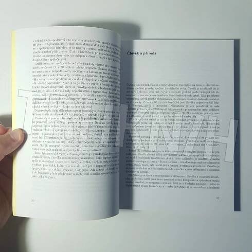 Kniha Člověk a jeho svět - úvod do studia antropologických věd : základní antropologické otázky : kulturní a sociální antropologie