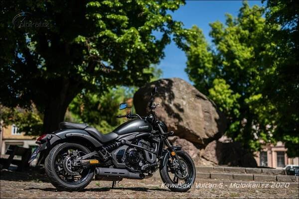 Kawasaki Vulcan S (EN 650) | Katalog motocyklů a motokatalog na Motorkáři.cz