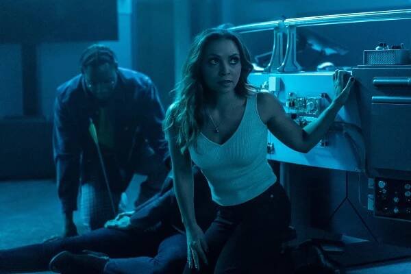 Flash - Armageddon, Part 5 - Z filmu - Brandon McKnight, Danielle Nicolet