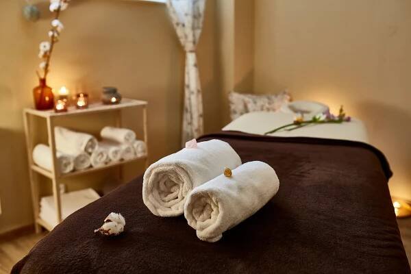 Wellness rituál pro dva: relaxační lázně, odpočinek v Jizerských horách nebo levandulový restart