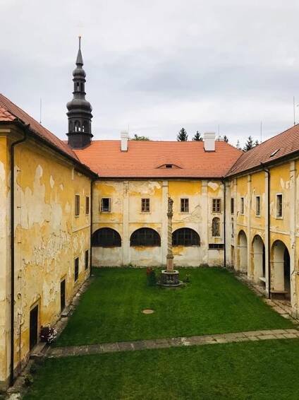Klášter Hájek | Databáze domů s historií