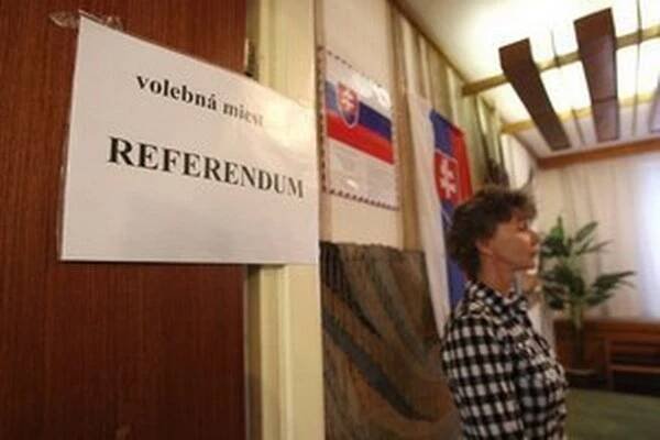 Hlasovací preukaz na referendum treba vybaviť do štvrtka