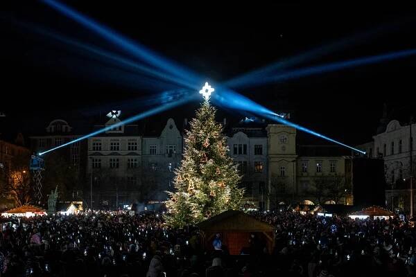 Vánoční strom Ostravska: Kdo postoupí do kraje? Hlasování pokračuje
