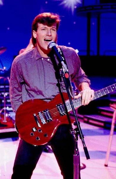 Jack Wagner performing on American Bandstand 