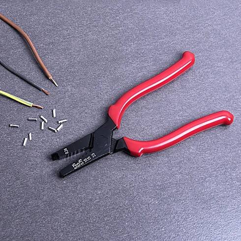 CONNEX Krimpovací kleště s koncovkami 0,5 - 2,5 mm2 150 ks