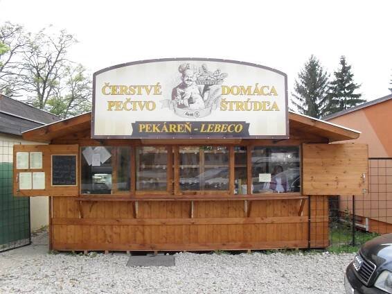 Obchody, služby