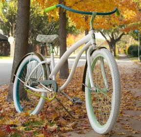 File:Villy Custom Luxury Fashion Bicycle, Highland Park.jpg