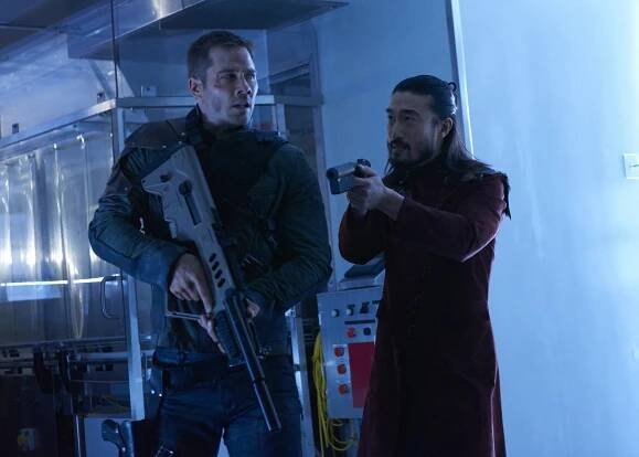 Killjoys: Vesmírní lovci - Dutch a skutečná dívka (S02E01) (2016)