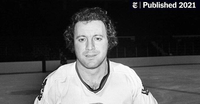 Tony Esposito, Nimble Hall of Fame Goalie Known as Tony O, Dies at 78 (Published 2021)