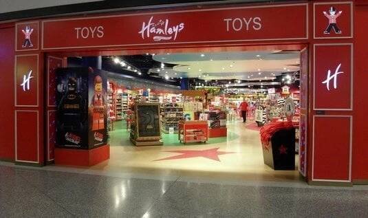 Čeští investoři ve Varšavě zavřeli legendární obchod s hračkami Hamleys