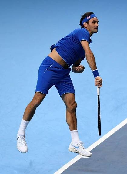 Federer odvrátil na Turnaji mistrů trpký konec. Zdolal Thiema a vyhlíží Andersona