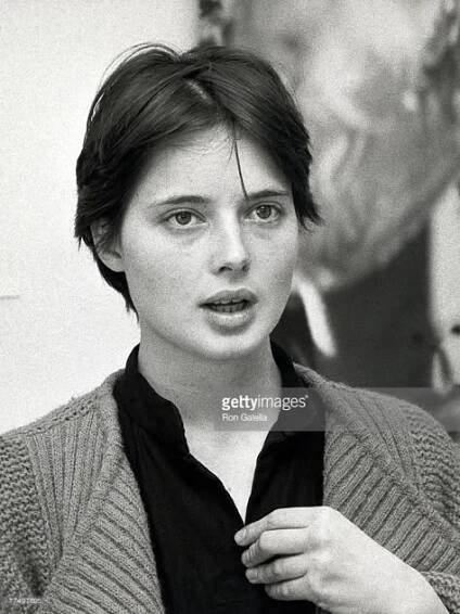 Isabella Rossellini Isabella Rossellini Style, Short Bob Hair Styles, Figure Out My Style, Susan George, Deep Winter Palette, Roberto Rossellini, The Pixies, Mariel Hemingway, Short Bob Hair
