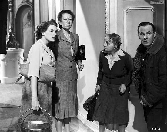 2000 žen - Z filmu - Phyllis Calvert, Flora Robson, Reginald Purdell