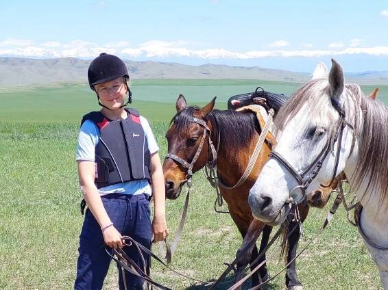 WWV - wild girls on wild horses in Vashlovani - Teen girl abroad