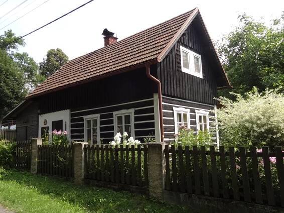Chaloupka proti čp. 7