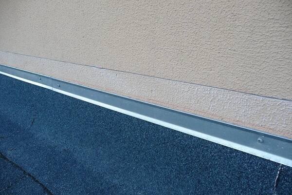 Obnova hydroizolace ploché střechy výrobní haly | Dekpartner.cz