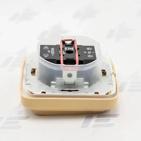 TANGO IP44 Kompletní vypínač č. 7 s rámečkem 3558A-07940 D