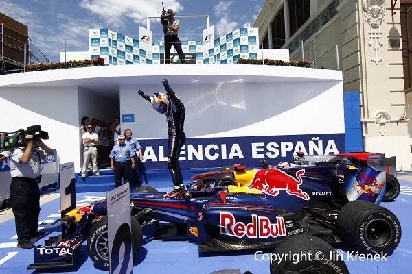 Zpackaná" Valencie usnadnila Vettelovi vítězství F1, formule, 1, Skokan, skokan roku , skokan roku F1 | Constructors F1 