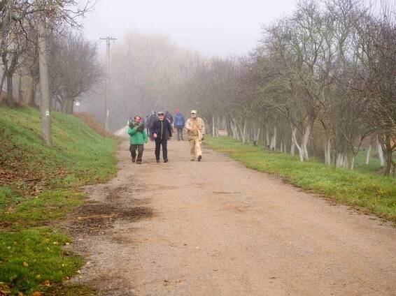 Turisté z Vřesovic potřetí zdolali horu Bradlo. Nejmladší účastník vyhrál auto