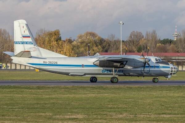 Antonov An-30B [kód NATO: Clank] : Antonov