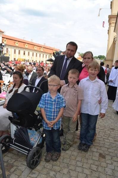 Obří rodina šéfa lidovců Jurečky: Rodičům pořídili už 22 vnoučat