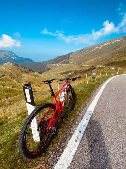 Cink čerpal energii v kopcích nad Gardou a se snoubenkou v Benátkách