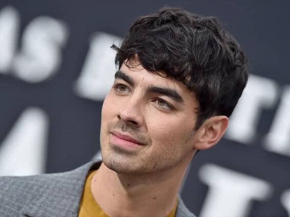 Joe Jonas Revives Long Hair and Emo Bang From 2008 — See Video
