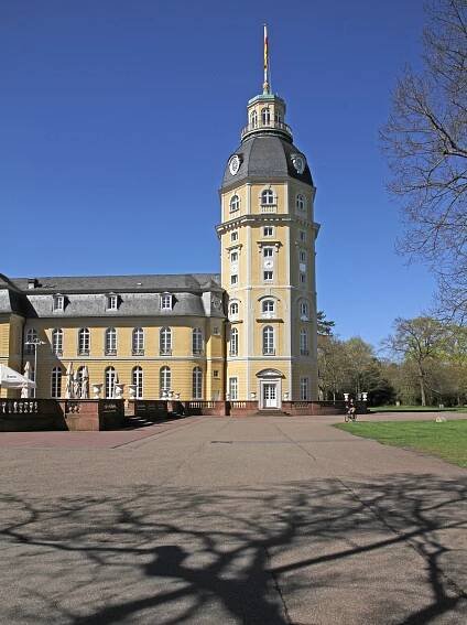 Súbor:Karlsruhe-Schloss-04-Ostturm-gje.jpg – Wikipédia