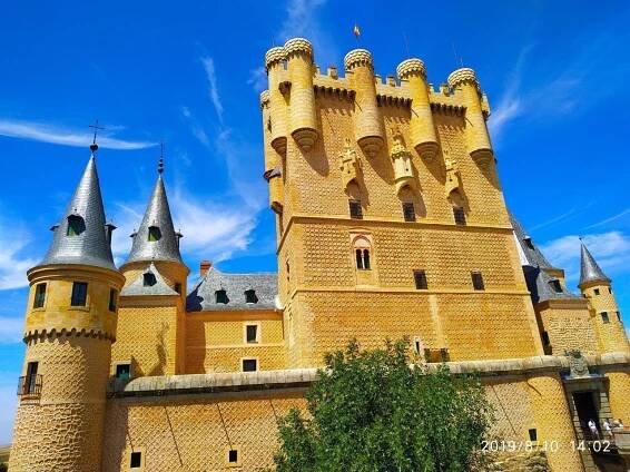 KRÁLOVSKÝ MADRID S VÝLETEM DO STŘEDOVĚKÉHO MĚSTA SEGOVIA - Španělsko - Poznávací zájezdy | Superzajezdy.cz