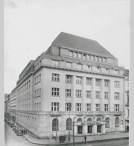 Bankovní budovy 1950 - 1993