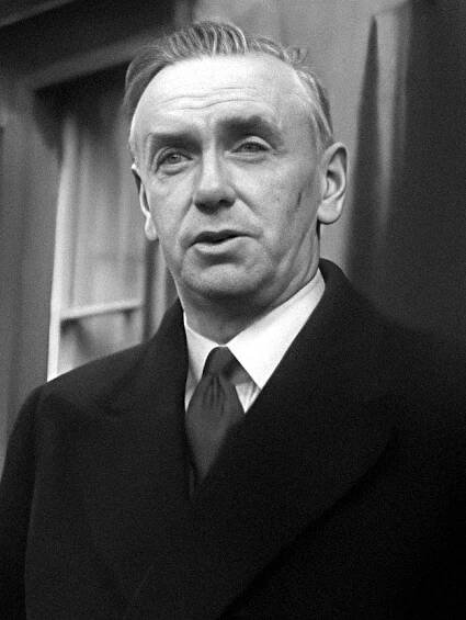 Soubor:John A. Costello, 1948.png – Wikipedie