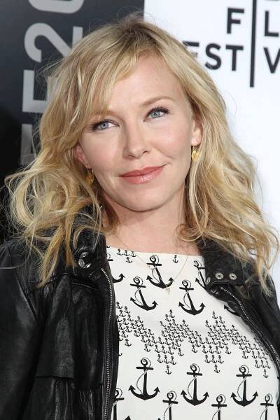 41 Sexiest Pictures Of Kelli Giddish | CBG