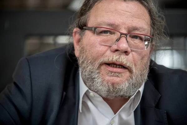 Norma Euro 7 ohrožuje cenu aut i výrobu v Evropě, varuje Alexandr Vondra