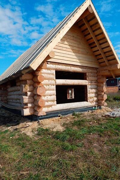 Srubové vany - stavba stěn z kulatiny