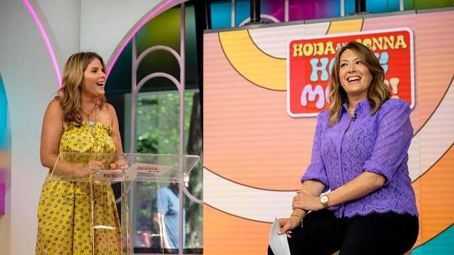 Michelle Collins is looking for love! See which contestant she picks