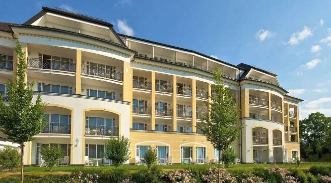 Das Steigenberger Hotel Der Sonnenhof im Sommer
