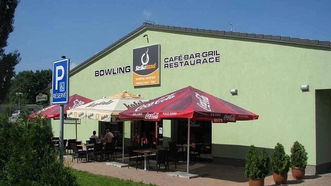 Diskuse: KAM NA OBĚD? Restaurace Strikeland: Na pohled luxus, zážitek z jídla se blíží průměru
