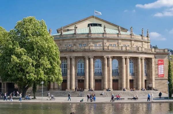 Proč Navštívit Stuttgart: Tipů a Zajímavosti